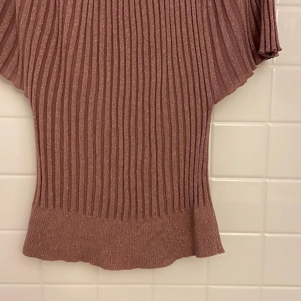 Younique splendid pleated, ribbed and elastic top. Batwing sleeves, size L. - Picture 12 of 16